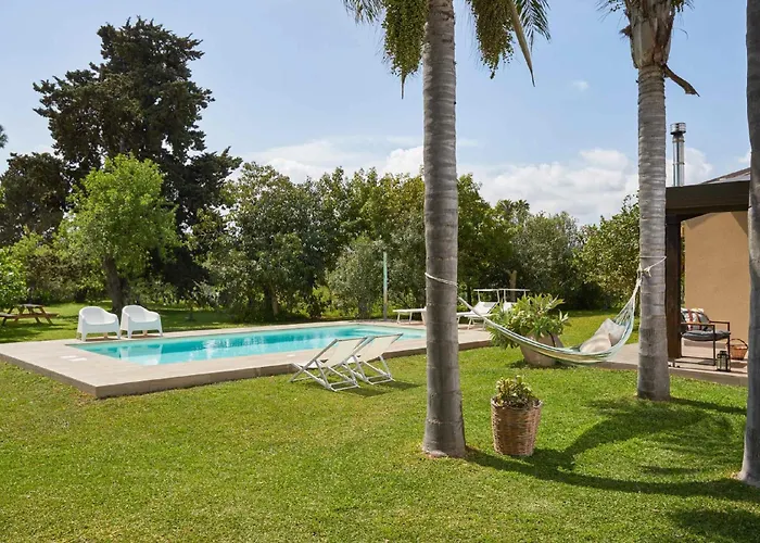 Вилла Giardino Tropicale Eco-friendly Private Pools Lido di Noto